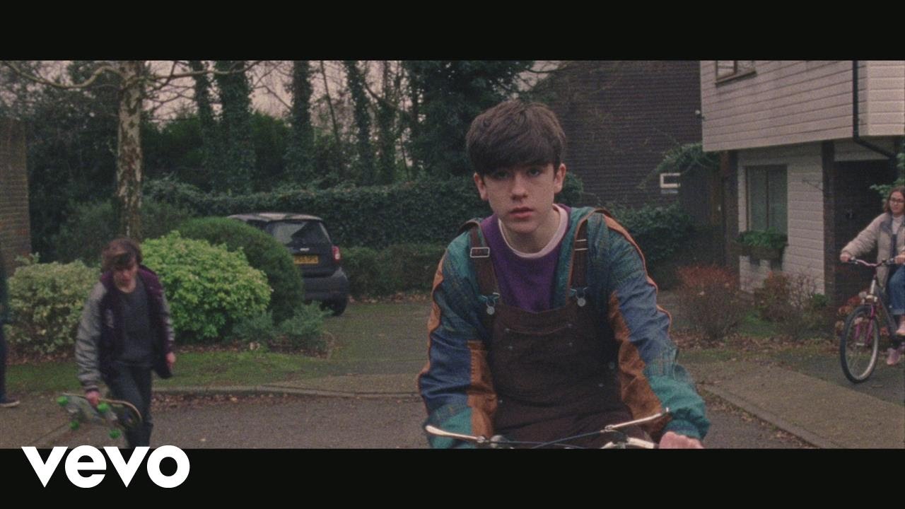 Declan McKenna — The Kids Don’t Wanna Come Home (Official Video)