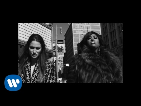 Niia — Sideline (feat. Jazmine Sullivan) [Official Video]