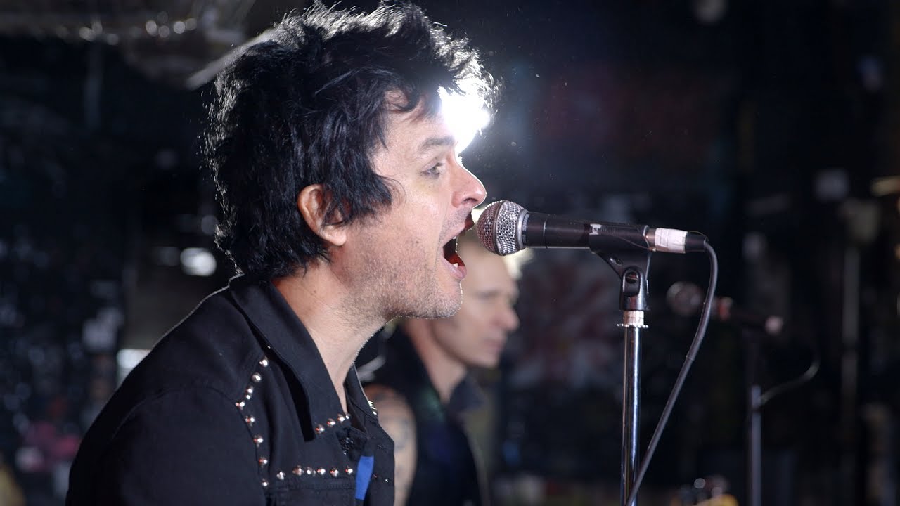 Green Day — Revolution Radio (Official Music Video)