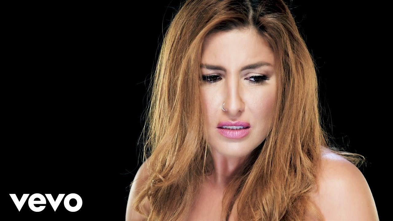 Έλενα Παπαρίζου — Αν Με Δεις Να Κλαίω (Official Music Video) ft. Αναστάσιος Ράμμος