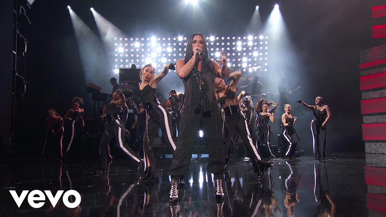 Demi Lovato — Sorry Not Sorry (Live From The 2017 American Music Awards)